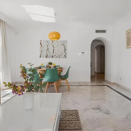 3 Bedroom In Location