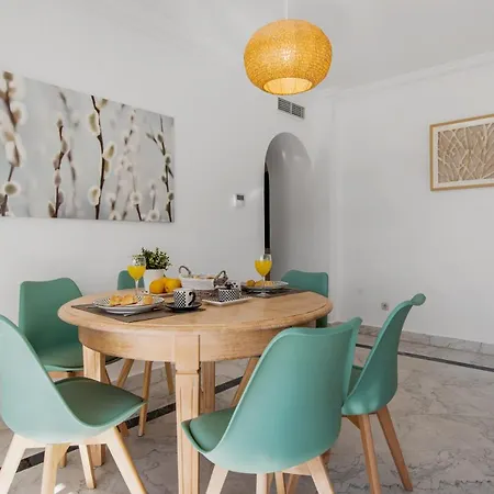 3 Bedroom In Location *