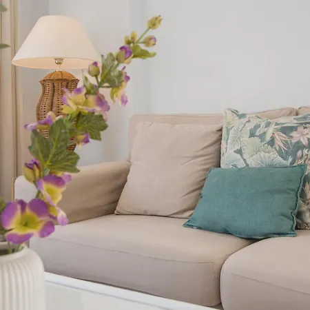 Apartment 3 Bedroom In Location