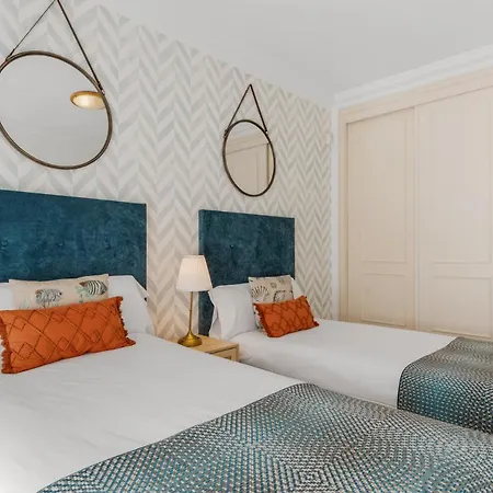 Apartment 3 Bedroom In Location *