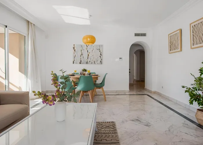 3 Bedroom In Location