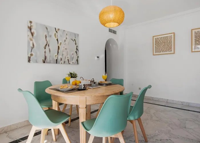 3 Bedroom In Location *