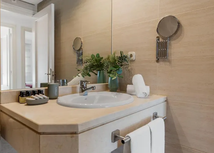 3 Bedroom In Location Appartement