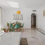 3 Bedroom In Location