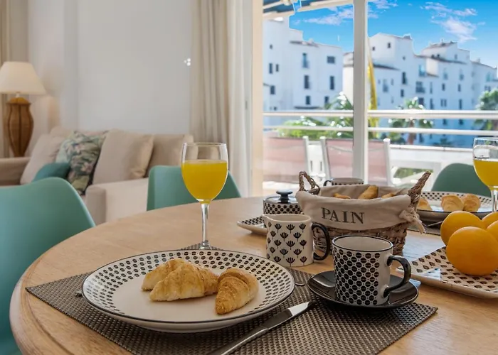 Apartment 3 Bedroom In Location *