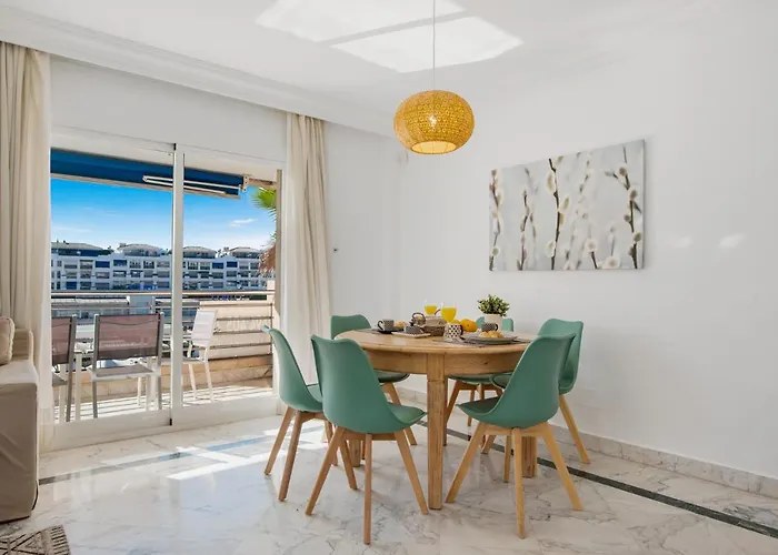 Apartment 3 Bedroom In Location *