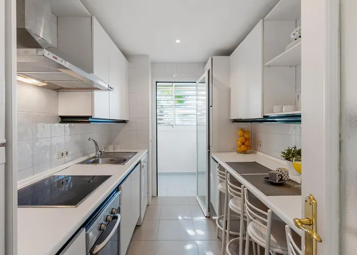 3 Bedroom In Location Marbella